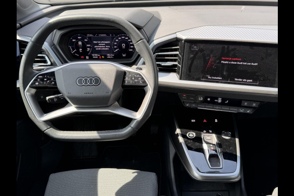 Audi Q4 Sportback e-tron 45 Edition 82 kWh VAN: 44.900,- VOOR: 41.877,- UW WKVOORDEEL: 3.023,-|S-LINE| 10.000KM! | STOELVERWARMING| ELEKTRISCHE ACHTERKLEP| ACHTERUITRIJCAMERA | MATRIX LED|