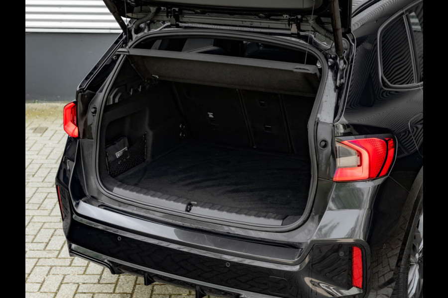 BMW X1 xDrive23i M-Sport - Memoryzetels - Trekhaak - 2000kg Trekgewicht