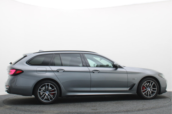 BMW 5 Serie Touring 530e Business Edition Plus M Sport Leer, Elektr. Stoelen, Camera, Apple Carplay, LED, PDC