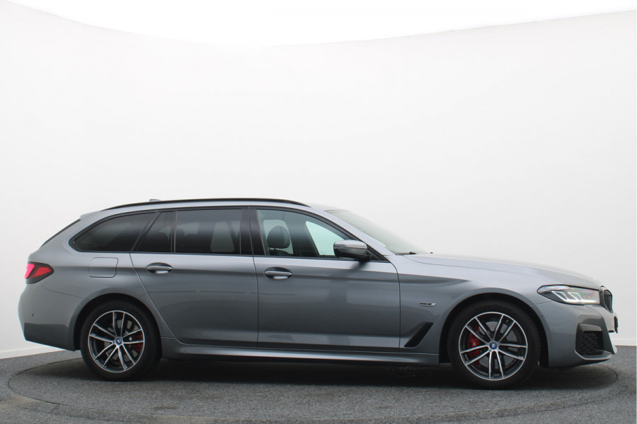 BMW 5 Serie Touring 530e Business Edition Plus M Sport Leer, Elektr. Stoelen, Camera, Apple Carplay, LED, PDC