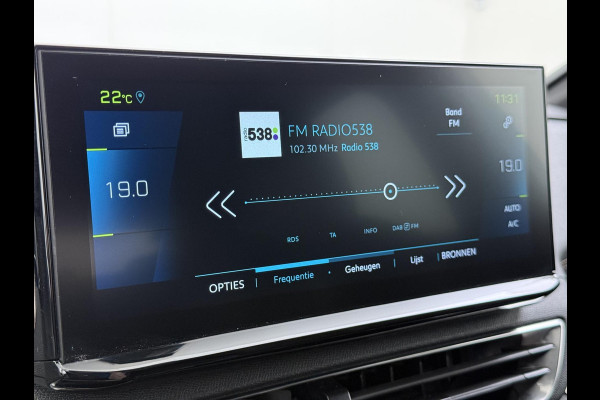 Peugeot 3008 1.6 HYbrid 225 GT VAN: 25.400,- VOOR: 23.440- UW WKVOORDEEL: 1.960 ,-| BLACK PACK| ELEKTRISCHE ACHTERKLEP| CAMERA| STOELVERWARMING| LED| FOCAL AUDIO| ADAPTIVE CRUISE CONTROL|