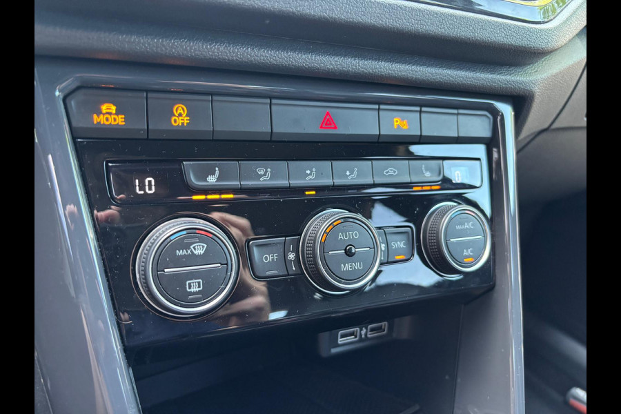 Volkswagen T-Roc 1.0 TSI Sport | Apple Carplay | Leer | Stoelverwarming | Achterruitrijcamera | Adaptieve Cruise