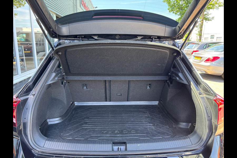 Volkswagen T-Roc 1.0 TSI Sport | Apple Carplay | Leer | Stoelverwarming | Achterruitrijcamera | Adaptieve Cruise