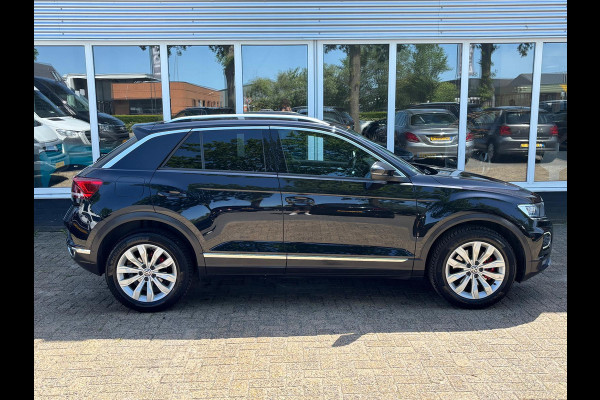 Volkswagen T-Roc 1.0 TSI Sport | Apple Carplay | Leer | Stoelverwarming | Achterruitrijcamera | Adaptieve Cruise