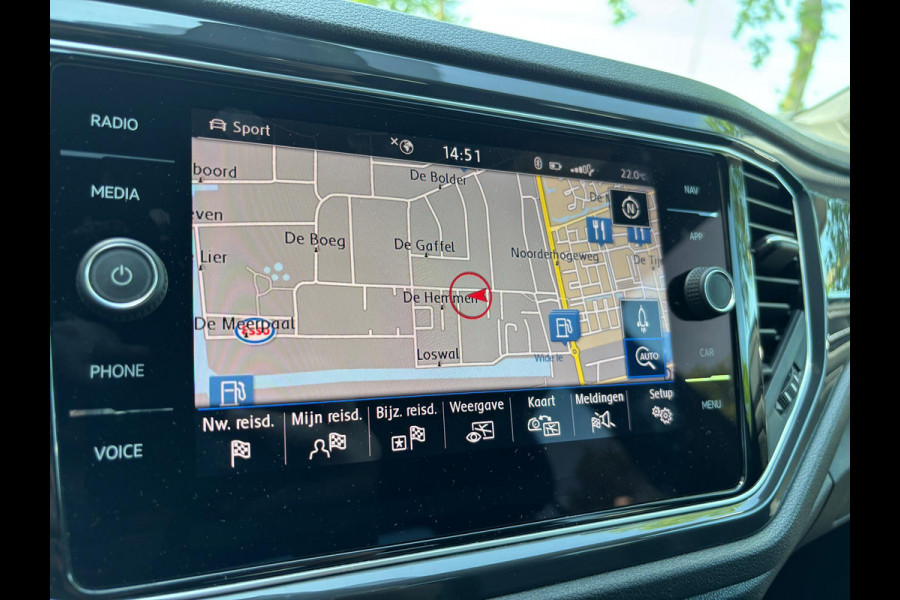 Volkswagen T-Roc 1.0 TSI Sport | Apple Carplay | Leer | Stoelverwarming | Achterruitrijcamera | Adaptieve Cruise