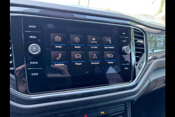 Volkswagen T-Roc 1.0 TSI Sport | Apple Carplay | Leer | Stoelverwarming | Achterruitrijcamera | Adaptieve Cruise