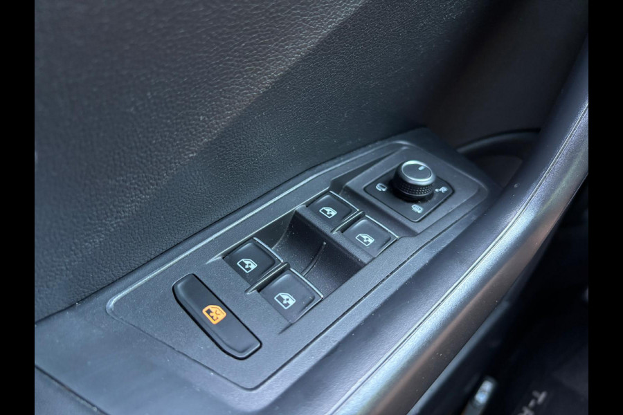 Volkswagen T-Roc 1.0 TSI Sport | Apple Carplay | Leer | Stoelverwarming | Achterruitrijcamera | Adaptieve Cruise