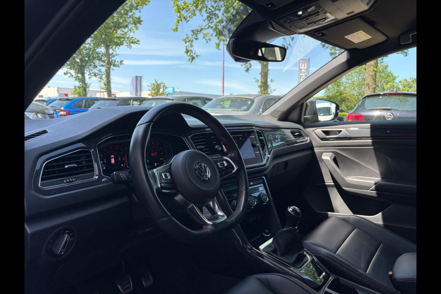Volkswagen T-Roc 1.0 TSI Sport | Apple Carplay | Leer | Stoelverwarming | Achterruitrijcamera | Adaptieve Cruise