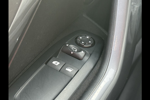 Peugeot 2008 BWJ 2018 | 1.2PT 110PK Blue Lion AUTOMAAT | NWE APK | AIRCO | NAVI | CRUISE | PDC | CARPLAY | DAB+ |