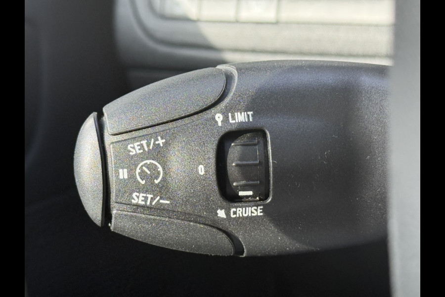 Peugeot 2008 BWJ 2018 | 1.2PT 110PK Blue Lion AUTOMAAT | NWE APK | AIRCO | NAVI | CRUISE | PDC | CARPLAY | DAB+ |