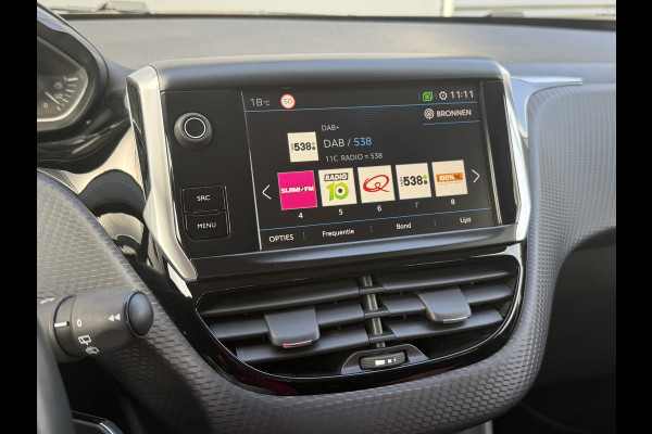 Peugeot 2008 BWJ 2018 | 1.2PT 110PK Blue Lion AUTOMAAT | NWE APK | AIRCO | NAVI | CRUISE | PDC | CARPLAY | DAB+ |