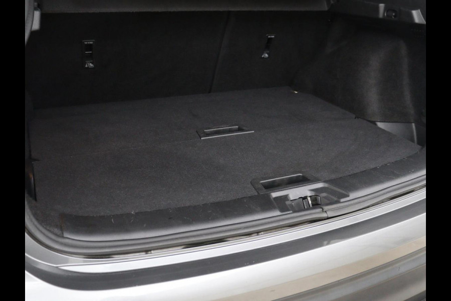 Nissan QASHQAI 1.3 DIG-T N-Connecta | Trekhaak | Panoramadak | 360 Camera | Keyless | Parkeerhulp | Navigatie | Cruise control | Climate control | Bluetooth | DAB