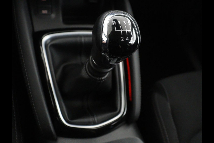Nissan QASHQAI 1.3 DIG-T N-Connecta | Trekhaak | Panoramadak | 360 Camera | Keyless | Parkeerhulp | Navigatie | Cruise control | Climate control | Bluetooth | DAB