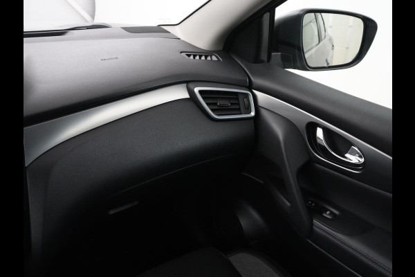 Nissan QASHQAI 1.3 DIG-T N-Connecta | Trekhaak | Panoramadak | 360 Camera | Keyless | Parkeerhulp | Navigatie | Cruise control | Climate control | Bluetooth | DAB