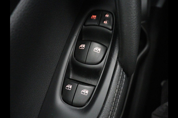 Nissan QASHQAI 1.3 DIG-T N-Connecta | Trekhaak | Panoramadak | 360 Camera | Keyless | Parkeerhulp | Navigatie | Cruise control | Climate control | Bluetooth | DAB