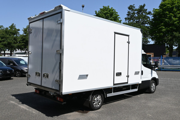 Iveco Daily 35S18 3.0 180 pk Hi-Matic Bakwagen ACC, Geveerde stoel, Apple Carplay/Android Auto