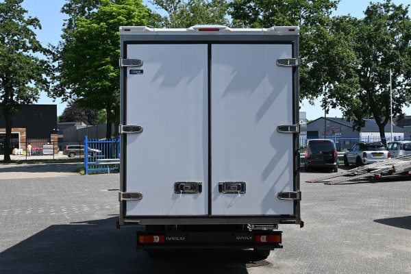 Iveco Daily 35S18 3.0 180 pk Hi-Matic Bakwagen ACC, Geveerde stoel, Apple Carplay/Android Auto