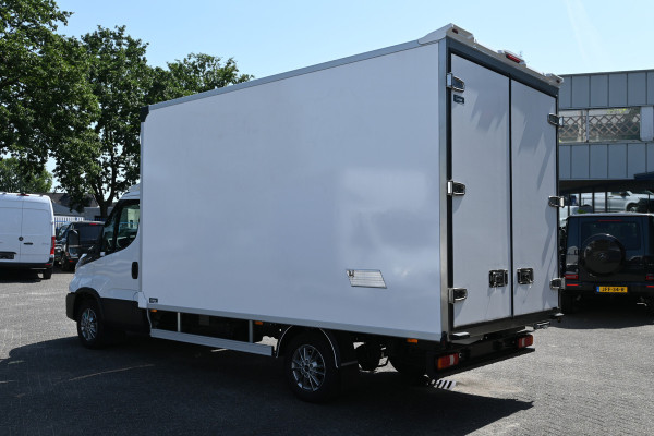 Iveco Daily 35S18 3.0 180 pk Hi-Matic Bakwagen ACC, Geveerde stoel, Apple Carplay/Android Auto