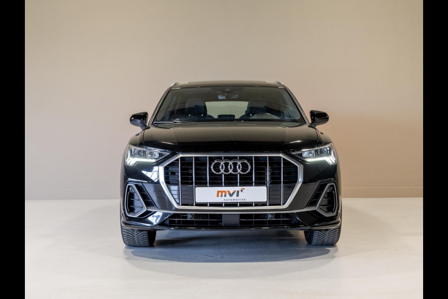 Audi Q3 45 TFSI e 2x S-Line edition / 245pk / Panorama dak / Keyless / Sfeerverlichting /