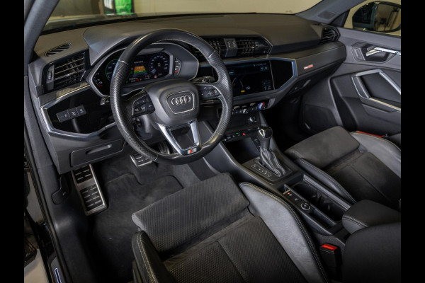Audi Q3 45 TFSI e 2x S-Line edition / 245pk / Panorama dak / Keyless / Sfeerverlichting /