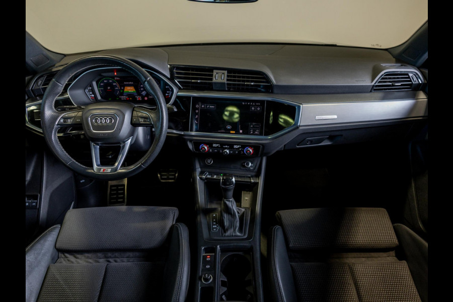 Audi Q3 45 TFSI e 2x S-Line edition / 245pk / Panorama dak / Keyless / Sfeerverlichting /