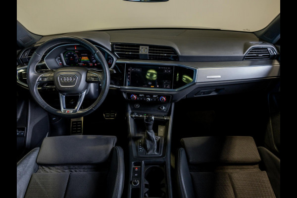 Audi Q3 45 TFSI e 2x S-Line edition / 245pk / Panorama dak / Keyless / Sfeerverlichting /