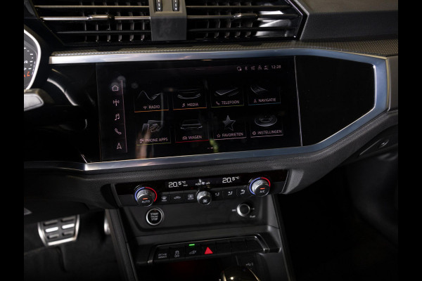 Audi Q3 45 TFSI e 2x S-Line edition / 245pk / Panorama dak / Keyless / Sfeerverlichting /