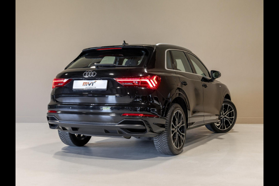Audi Q3 45 TFSI e 2x S-Line edition / 245pk / Panorama dak / Keyless / Sfeerverlichting /