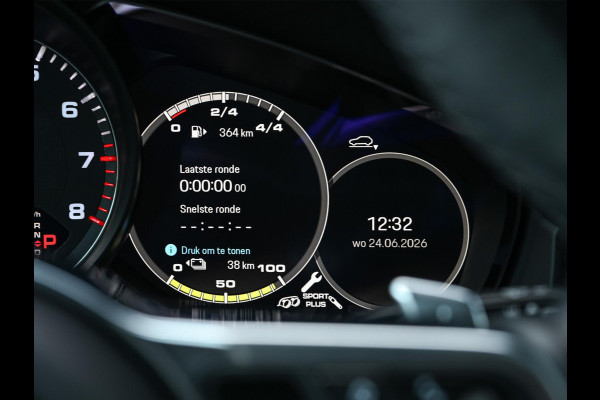 Porsche Cayenne 3.0 E-Hybrid | NL-Auto | Keramische Remmen | Achterasbesturing | Stoelmassage en -Ventilatie | Carbon Design | Luchtvering | 360 Camera | Panoramadak | Sport Chrono | Soft Close | 14-Wegs Memory Seats | Stuur Verwarmd |