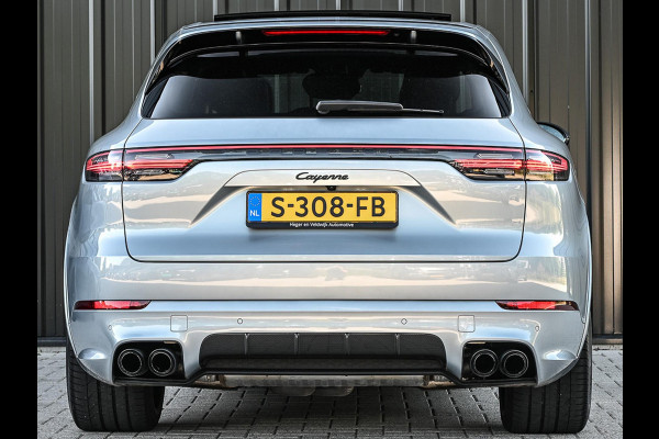 Porsche Cayenne 3.0 E-Hybrid | NL-Auto | Keramische Remmen | Achterasbesturing | Stoelmassage en -Ventilatie | Carbon Design | Luchtvering | 360 Camera | Panoramadak | Sport Chrono | Soft Close | 14-Wegs Memory Seats | Stuur Verwarmd |