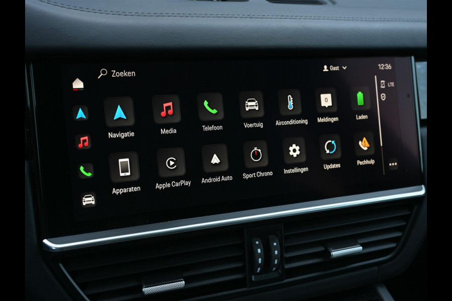 Porsche Cayenne 3.0 E-Hybrid | NL-Auto | Keramische Remmen | Achterasbesturing | Stoelmassage en -Ventilatie | Carbon Design | Luchtvering | 360 Camera | Panoramadak | Sport Chrono | Soft Close | 14-Wegs Memory Seats | Stuur Verwarmd |