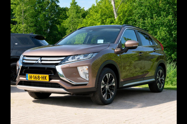 Mitsubishi Eclipse Cross 1.5 DI-T 4WD First Edition 163 PK | Adaptieve Cruise | Head Up Display | Full Leder | | Panorama dak | Stoelverwarming | 1.600kg Trekgewicht!