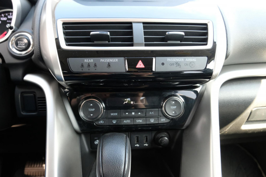 Mitsubishi Eclipse Cross 1.5 DI-T 4WD First Edition 163 PK | Adaptieve Cruise | Head Up Display | Full Leder | | Panorama dak | Stoelverwarming | 1.600kg Trekgewicht!