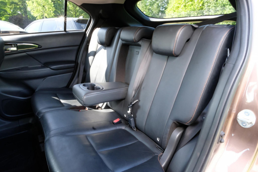 Mitsubishi Eclipse Cross 1.5 DI-T 4WD First Edition 163 PK | Adaptieve Cruise | Head Up Display | Full Leder | | Panorama dak | Stoelverwarming | 1.600kg Trekgewicht!
