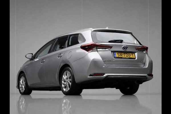 Toyota Auris Touring Sports 1.8 Hybrid Aspiration Sport (NAVI,PDC,CLIMATE,CRUISE,LANE ASSIST,SPORTSTOELEN,LM VELGEN,NETTE STAAT)