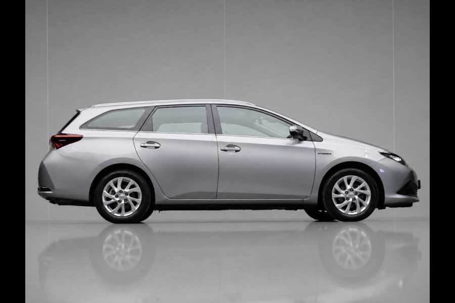 Toyota Auris Touring Sports 1.8 Hybrid Aspiration Sport (NAVI,PDC,CLIMATE,CRUISE,LANE ASSIST,SPORTSTOELEN,LM VELGEN,NETTE STAAT)