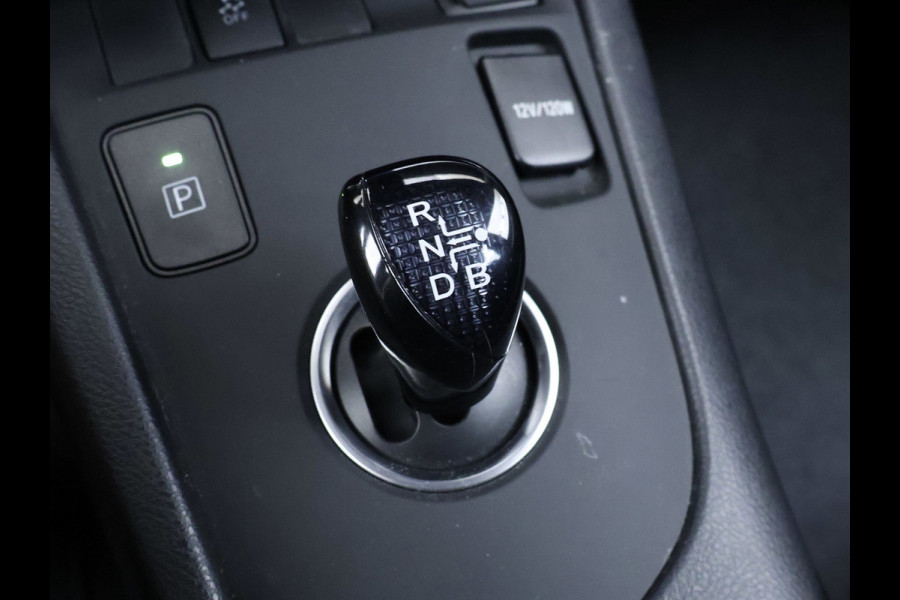 Toyota Auris Touring Sports 1.8 Hybrid Aspiration Sport (NAVI,PDC,CLIMATE,CRUISE,LANE ASSIST,SPORTSTOELEN,LM VELGEN,NETTE STAAT)
