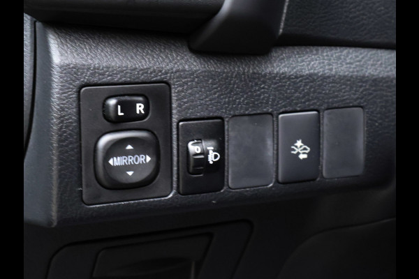 Toyota Auris Touring Sports 1.8 Hybrid Aspiration Sport (NAVI,PDC,CLIMATE,CRUISE,LANE ASSIST,SPORTSTOELEN,LM VELGEN,NETTE STAAT)