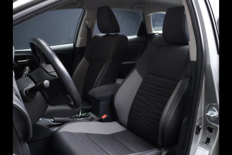 Toyota Auris Touring Sports 1.8 Hybrid Aspiration Sport (NAVI,PDC,CLIMATE,CRUISE,LANE ASSIST,SPORTSTOELEN,LM VELGEN,NETTE STAAT)