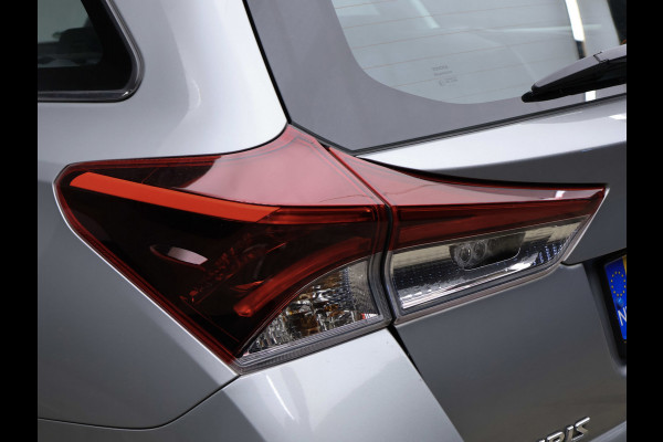 Toyota Auris Touring Sports 1.8 Hybrid Aspiration Sport (NAVI,PDC,CLIMATE,CRUISE,LANE ASSIST,SPORTSTOELEN,LM VELGEN,NETTE STAAT)