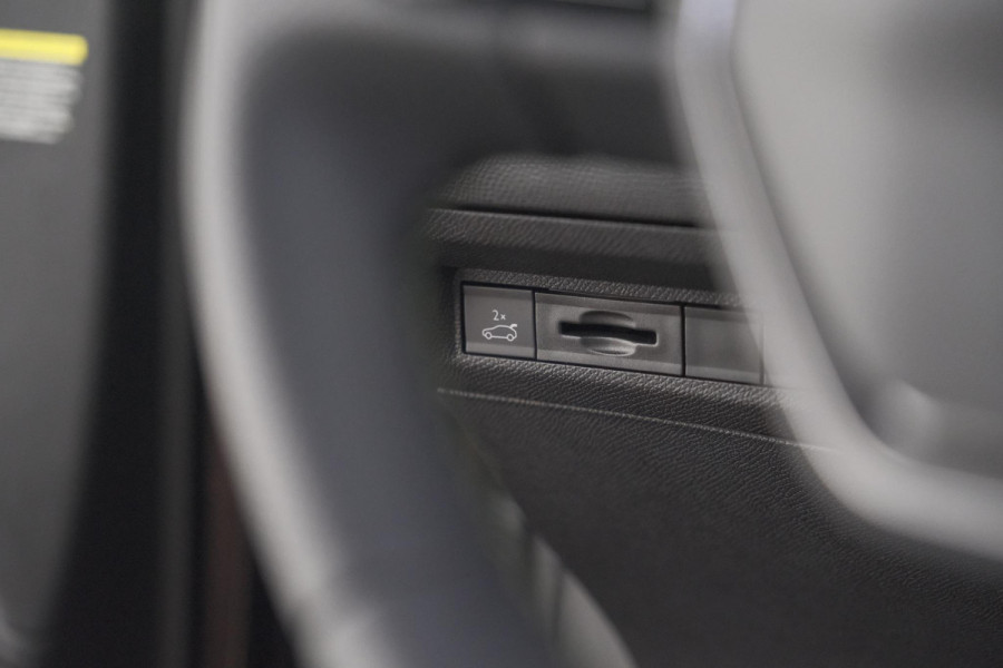 Peugeot 408 1.2 Hybrid 145 e-DCS6 GT | 360 Camera | Alcantara Pakket | Adaptieve Cruise Control | Elektrische Kofferklep