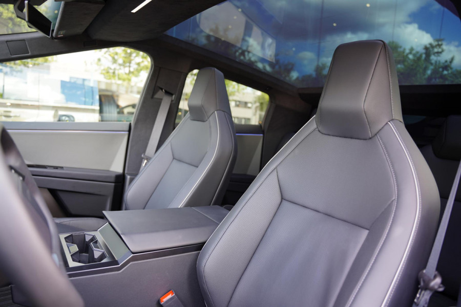 Tesla Cybertruck AWD 100 kWh GERESERVEERD