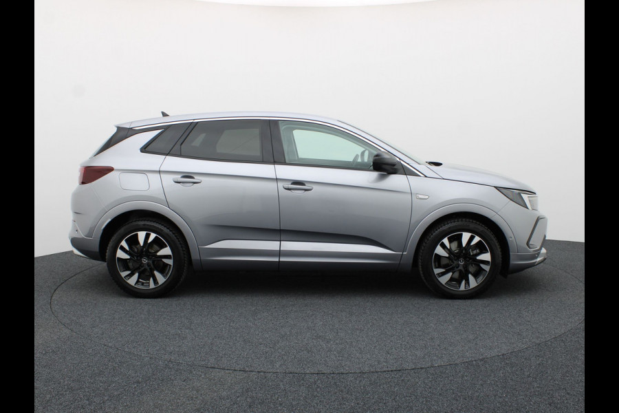 Opel Grandland 1.6 Turbo Plug-In Hybrid Level 3 | 360 Camera | Allseason banden | Stuur & Stoel verw. | Prijs Rijklaar!!