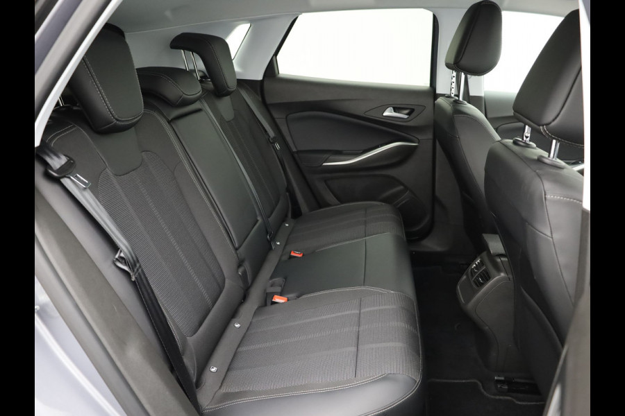 Opel Grandland 1.6 Turbo Plug-In Hybrid Level 3 | 360 Camera | Allseason banden | Stuur & Stoel verw. | Prijs Rijklaar!!