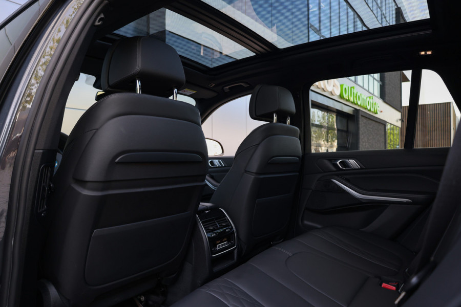 BMW X5 xDrive45e High Executive | BTW | M-SPORT | HUD | 4WIELSTUURING | SKYLOUNGE | CABRON | 22'' | ACC | DEALER ONDH | 360 |