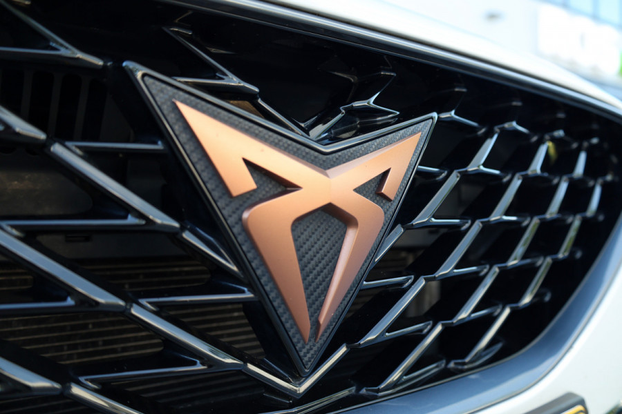 CUPRA Formentor 1.4 e-Hybrid VZ Performance | DEALER ONDH | CAMERA | ELEK TREKHAAK | ACC | KEYLESS | SPORTSTOELEN |