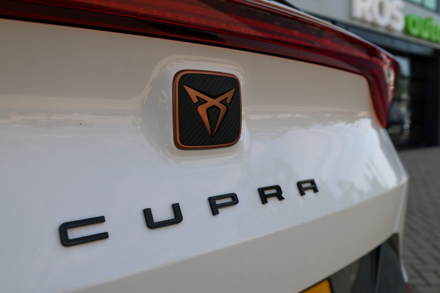 CUPRA Formentor 1.4 e-Hybrid VZ Performance | DEALER ONDH | CAMERA | ELEK TREKHAAK | ACC | KEYLESS | SPORTSTOELEN |