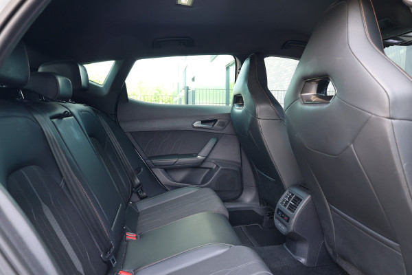 CUPRA Formentor 1.4 e-Hybrid VZ Performance | DEALER ONDH | CAMERA | ELEK TREKHAAK | ACC | KEYLESS | SPORTSTOELEN |