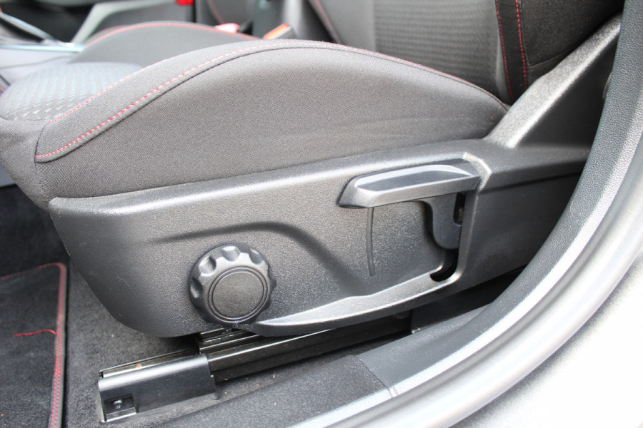 Ford FOCUS Wagon 1.0 EcoBoost Hybrid ST Line X | Adaptieve cruise | BLIS | Head-up | Trekhaak | Winterpack