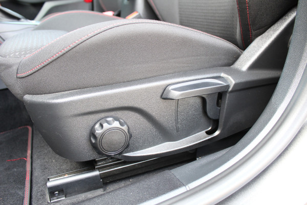 Ford FOCUS Wagon 1.0 EcoBoost Hybrid ST Line X | Adaptieve cruise | BLIS | Head-up | Trekhaak | Winterpack